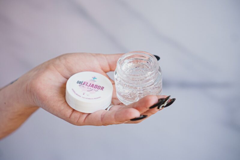 GEL FIJADOR DE CEJAS + LIPOSOMAS DE CRECIMIENTO - Imagen 2